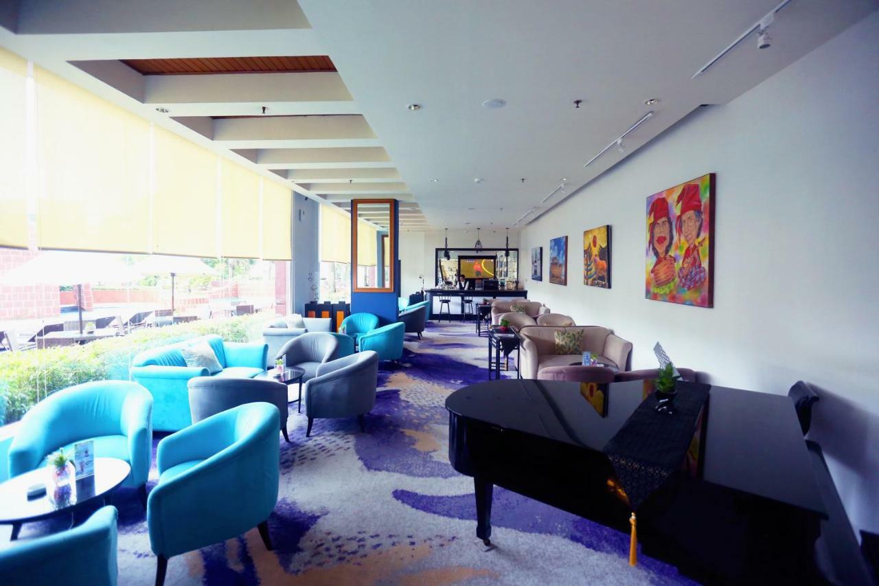 Aryaduta Makassar Buitenkant foto